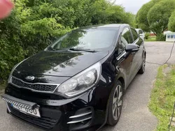 Svart Begagnad 2016 Kia Rio Halvkombi | 85 000 kr (Marknadspris)