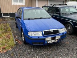 Blå Begagnad 2004 Skoda Octavia Tour Halvkombi | 16 000 kr