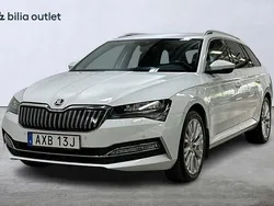 Vit Begagnad 2022 Skoda Superb Style Kombi | 259 900 kr (Marknadspris)