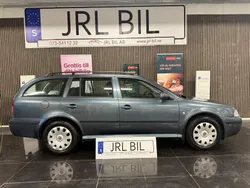 Mörkgrå (grå) Begagnad 2004 Skoda Octavia Tour Kombi | 16 900 kr (Marknadspris)