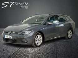 Grå Begagnad 2022 VW Golf VIII Kombi | 214 900 kr (Marknadspris)