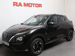 Svart Begagnad 2023 Nissan Juke N-Connecta SUV | 249 800 kr (Marknadspris)