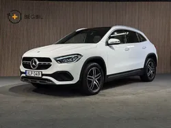 Vit Begagnad 2022 Mercedes GLA180 SUV | 329 400 kr