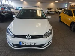 Vit Begagnad 2016 VW Golf VII Halvkombi | 123 000 kr (Marknadspris)