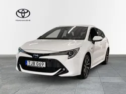Vit Begagnad 2021 Toyota Corolla Style Kombi | 279 900 kr (Marknadspris)