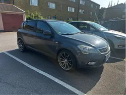 Grå Begagnad 2010 Kia Ceed 4 Halvkombi | 35 000 kr (Superpris)
