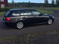 Svart Begagnad 2012 BMW 318 Comfort Edition Kombi | 59 000 kr (Superpris)