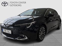 Svart Begagnad 2024 Toyota Corolla Hybrid Style Halvkombi | 299 900 kr (Marknadspris)