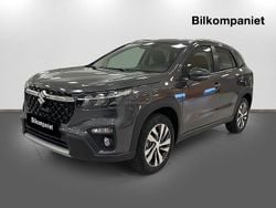 Grå Ny 2025 Suzuki SX4 S-Cross Kombi | 384 900 kr (Marknadspris)
