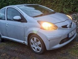 Silver Begagnad 2008 Toyota Aygo Halvkombi | 14 000 kr (Bra pris)