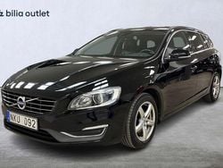 Svart Begagnad 2014 Volvo V60 Momentum Kombi | 109 000 kr (Marknadspris)
