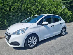 Vit Begagnad 2016 Peugeot 208 Halvkombi | 59 000 kr (Superpris)
