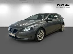 Grå Begagnad 2014 Volvo V40 Momentum Kombi | 139 900 kr (Marknadspris)