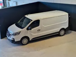 Vit Begagnad 2023 Nissan Primastar Minibuss | 339 000 kr (Marknadspris)