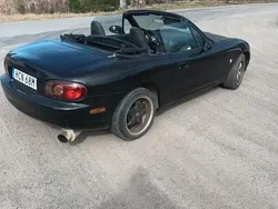 Svart Begagnad 2001 Mazda MX5 Cab | 40 000 kr