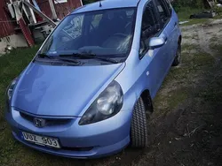 Blå Begagnad 2004 Honda Jazz Halvkombi | 20 000 kr (Marknadspris)
