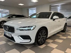 Vit Begagnad 2021 Volvo V60 Inscription Kombi | 313 000 kr (Marknadspris)