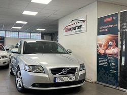 Ljusgrå Begagnad 2010 Volvo S40 Momentum Sedan | 49 900 kr (Marknadspris)