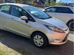 Grå Begagnad 2009 Ford Fiesta Trend Halvkombi | 79 000 kr (Lite dyr)