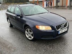 Blå Begagnad 2011 Volvo V70 Kinetic Kombi | 34 995 kr