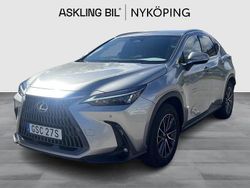 Ljusgrå Begagnad 2022 Lexus NX450h+ Business Edition SUV | 449 000 kr (Superpris)