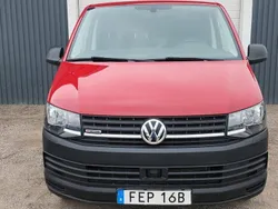 Mörkröd (röd) Begagnad 2019 VW T6.1 Van | 229 000 kr (Bra pris)