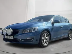 Blå Begagnad 2015 Volvo V60 Momentum Kombi | 96 000 kr
