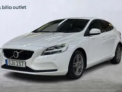 Vit Begagnad 2016 Volvo V40 Business Edition Kombi | 159 900 kr (Marknadspris)