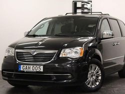 Svart Begagnad 2015 Lancia Voyager Minibuss | 164 900 kr (Marknadspris)