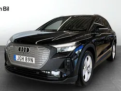 Svart Begagnad 2022 Audi Q4 e-tron Proline SUV | 319 000 kr (Marknadspris)