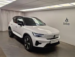 Vit Begagnad 2023 Volvo XC40 Core SUV | 399 000 kr