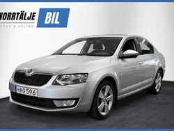 Silver Begagnad 2014 Skoda Octavia Elegance Halvkombi | 129 900 kr (Marknadspris)