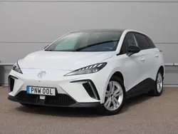Vit Begagnad 2022 MG MG4 EV Luxury Halvkombi | 239 800 kr (Marknadspris)