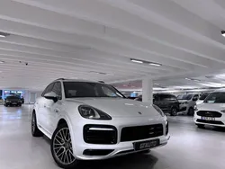 Vit Begagnad 2022 Porsche Cayenne Platinum Edition SUV | 929 900 kr (Lite dyr)