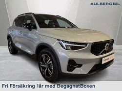 Grå Begagnad 2024 Volvo XC40 Plus SUV | 419 500 kr (Lite dyr)