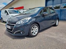 Mörkgrå (grå) Begagnad 2016 Peugeot 208 Halvkombi | 83 000 kr (Marknadspris)