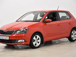 Röd Begagnad 2017 Skoda Fabia Style Halvkombi | 129 900 kr (Marknadspris)