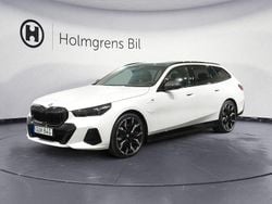 Röd Begagnad 2025 BMW 550e Efficient Dynamics Kombi | 995 000 kr (Bra pris)