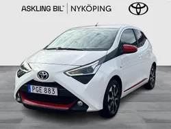 Vit Begagnad 2018 Toyota Aygo X-play Halvkombi | 88 000 kr (Marknadspris)