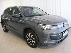 Grå Begagnad 2024 VW Tiguan Life SUV | 378 500 kr (Lite dyr)