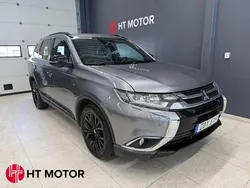 Grå Begagnad 2017 Mitsubishi Outlander SUV | 199 900 kr (Lite dyr)