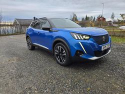 Blå Begagnad 2022 Peugeot e-2008 GTi SUV | 205 000 kr (Bra pris)