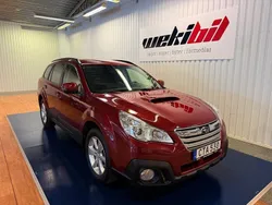 Ljusröd (röd) Begagnad 2013 Subaru Outback SUV | 159 500 kr (Dyr)