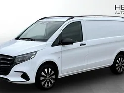 Vit (white) Begagnad 2024 Mercedes Vito Minibuss | 656 250 kr (Marknadspris)