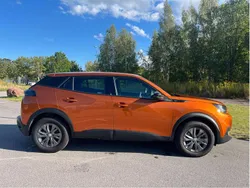 Orange Begagnad 2022 Peugeot e-2008 SUV | 205 000 kr (Marknadspris)