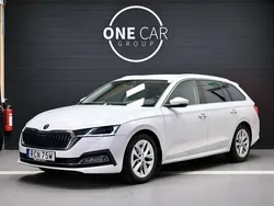 Vit Begagnad 2021 Skoda Octavia Kombi | 209 800 kr (Marknadspris)