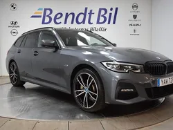 Grå Begagnad 2022 BMW 330e M Sport Kombi | 319 500 kr