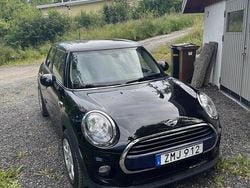 Svart Begagnad 2016 Mini Cooper D Halvkombi | 125 000 kr (Marknadspris)
