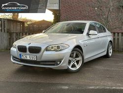 Ljusgrå Begagnad 2011 BMW 520 Sedan | 129 900 kr (Marknadspris)