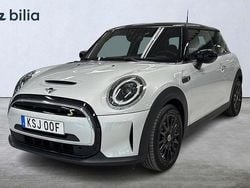 Silver Begagnad 2022 Mini Cooper Essential Halvkombi | 214 900 kr (Marknadspris)